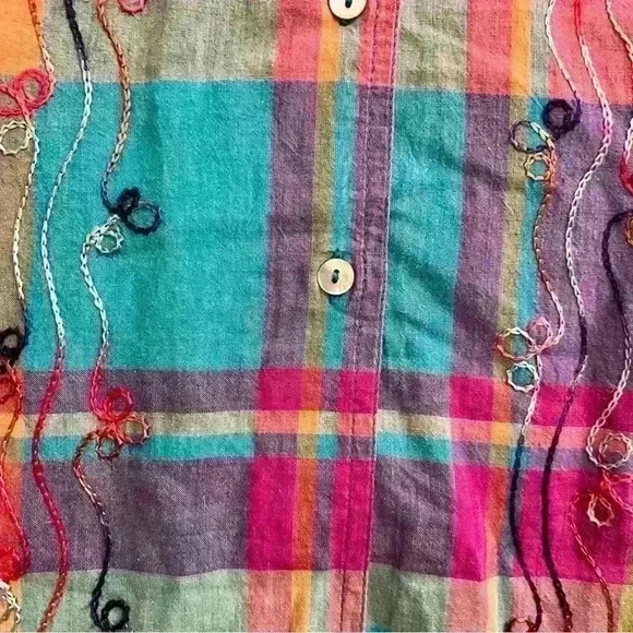 Liz & Co 90’s Rainbow Plaid Button Down with Wavy Floral Embroidery Small - Picture 5 of 9